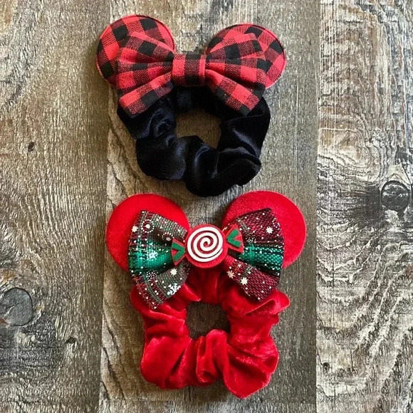 Disney Theme  | Christmas Scrunchies - Picture 1 of 5